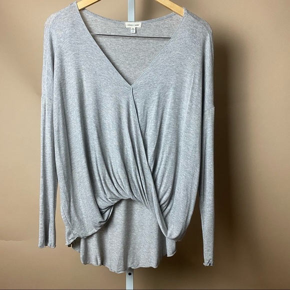 Urban Outfitters Silence + Noise Medium Faux Wrap Top Flowy Slouchy Boho V Neck - Picture 2 of 6